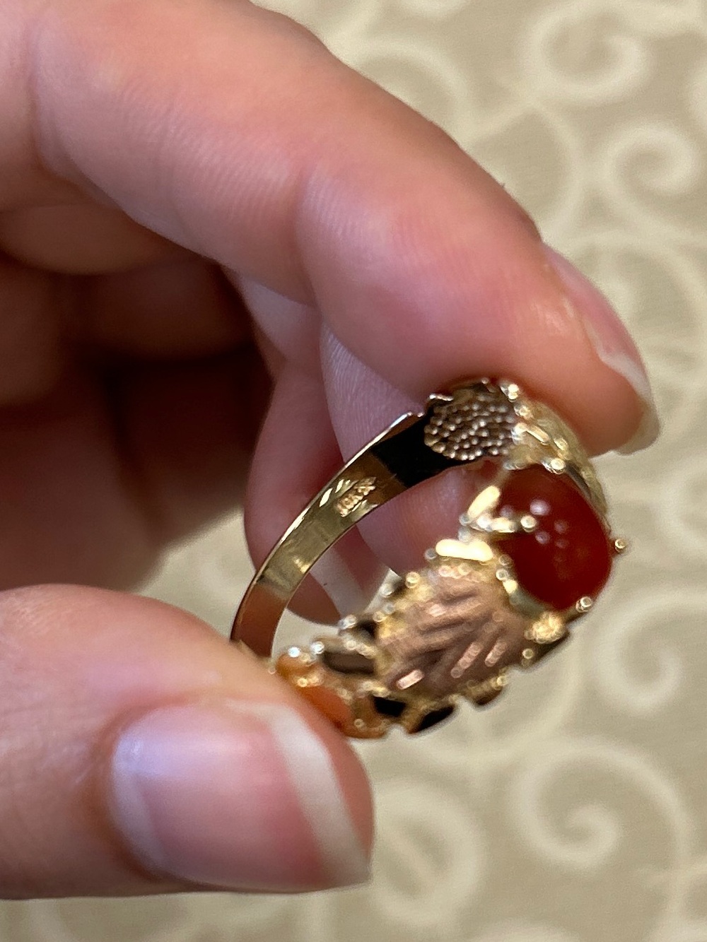 10K Solid Gold Ring with Orange Stone (possibly carnelian) - Picture 2 of 3